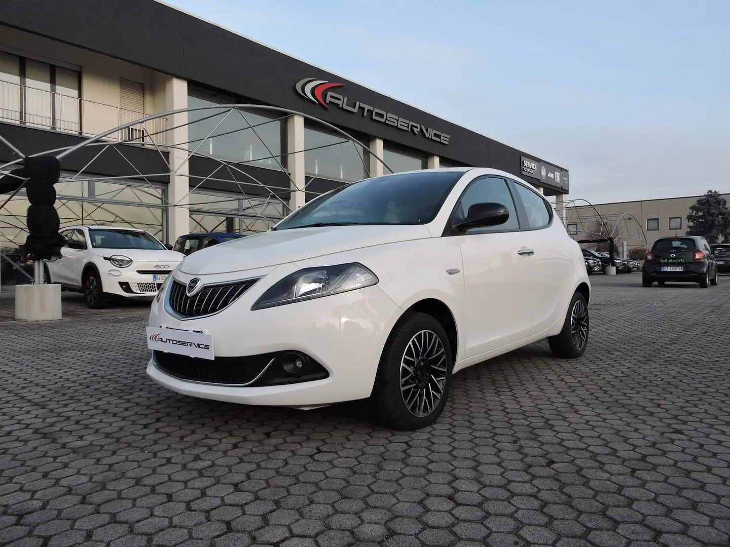 Lancia Ypsilon Ypsilon 1.0 FireFly 5 porte S&S Hybrid Platino Bianco - 1