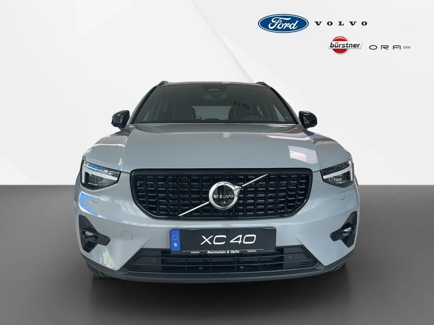 Volvo XC40 B4 2.0l Plus Dark DCT Auto/360°RFK/DAB+ Grau - 2