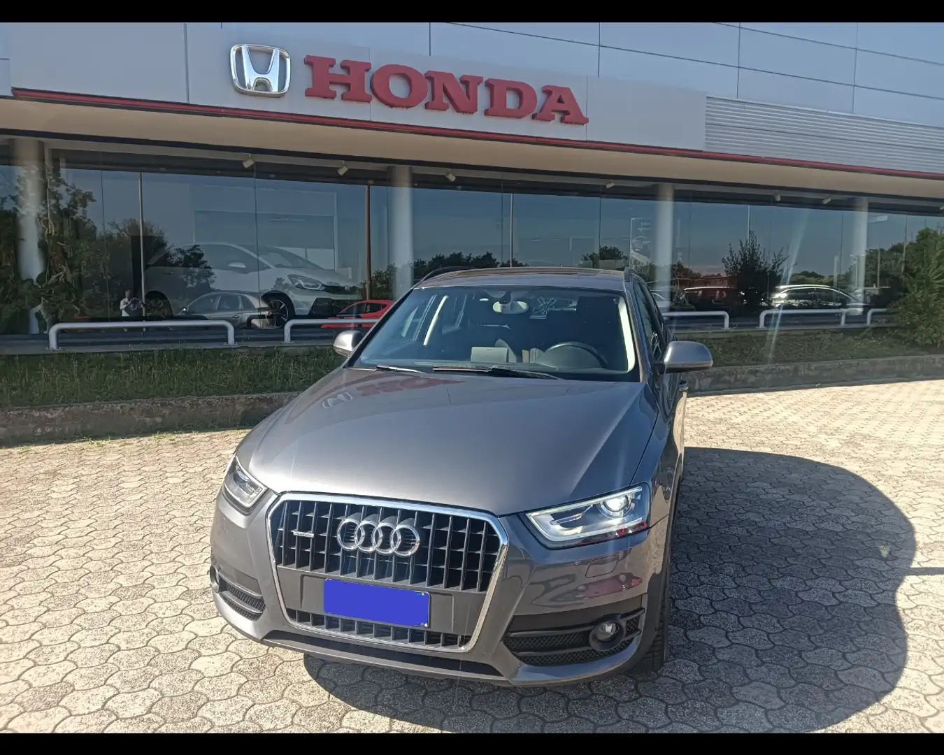Audi Q3 2.0 tdi Business quattro 140cv s-tronic Grigio - 1