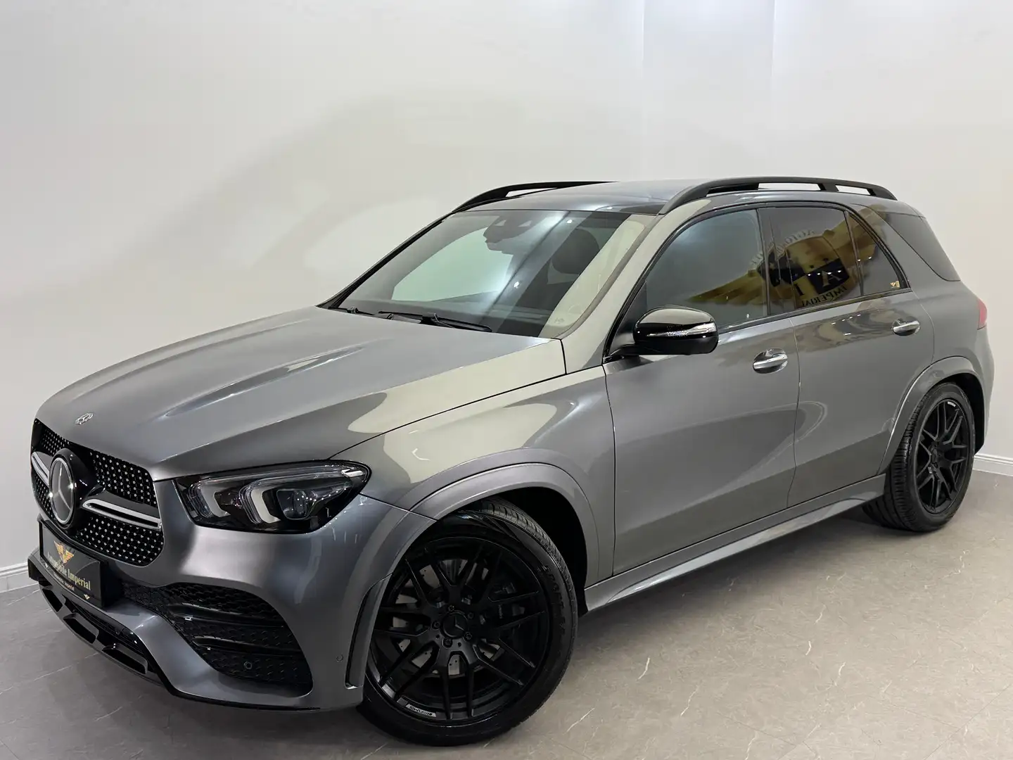 Mercedes-Benz GLE 300 d SUV 4MATIC Aut. // AMG LINE // PANO // AHK // Grau - 2