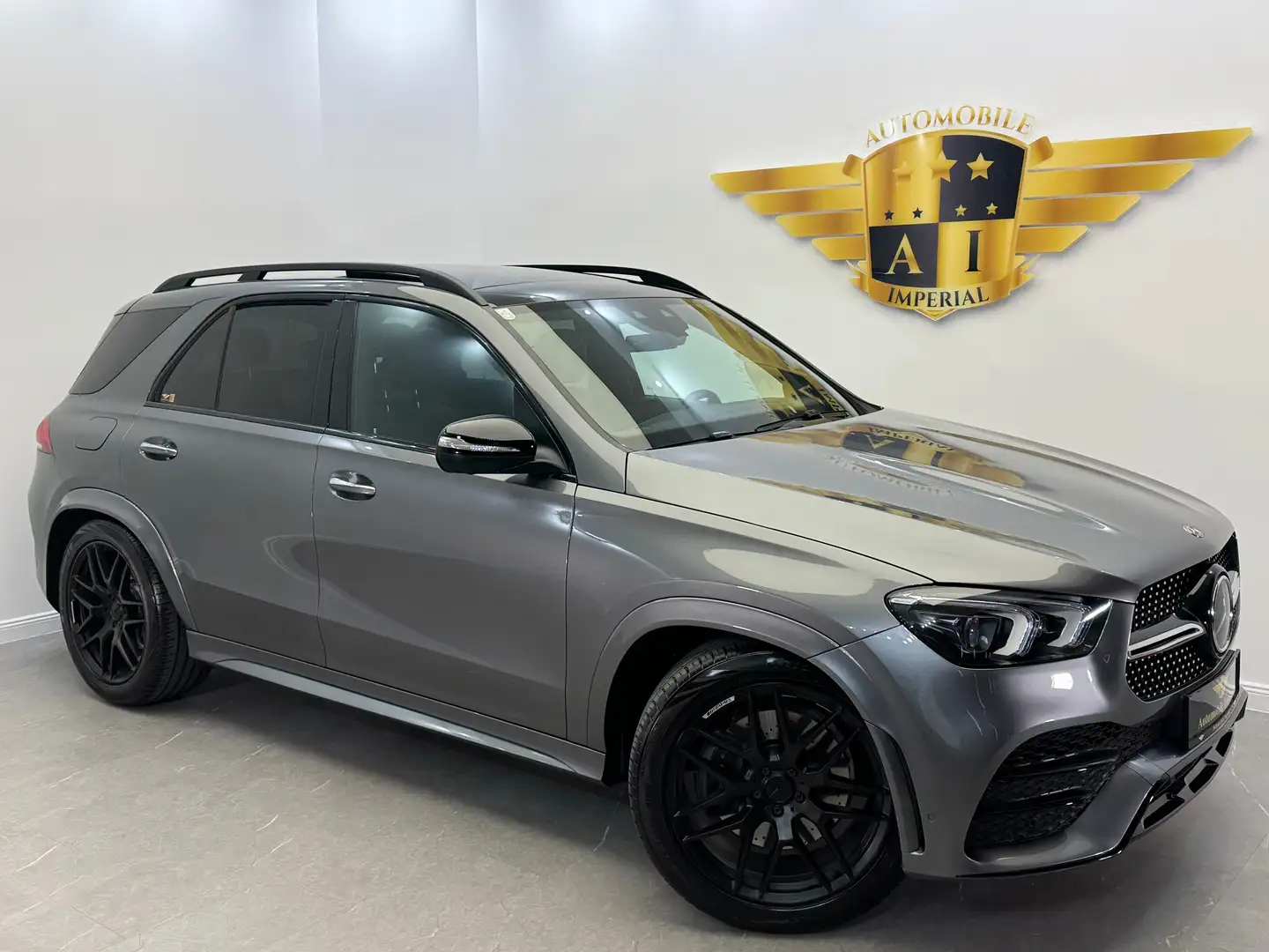 Mercedes-Benz GLE 300 d SUV 4MATIC Aut. // AMG LINE // PANO // AHK // Grau - 1