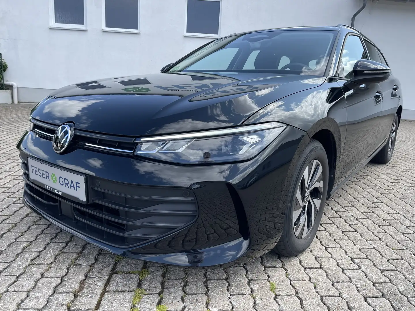 Volkswagen Passat Variant 1.5 eTSI DSG ACC LED NAVI SHZ Schwarz - 2