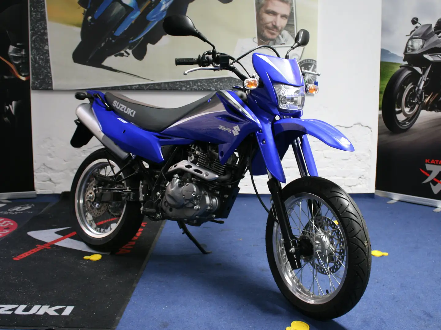 Suzuki DR 125 DR125SMK9 Bleu - 2