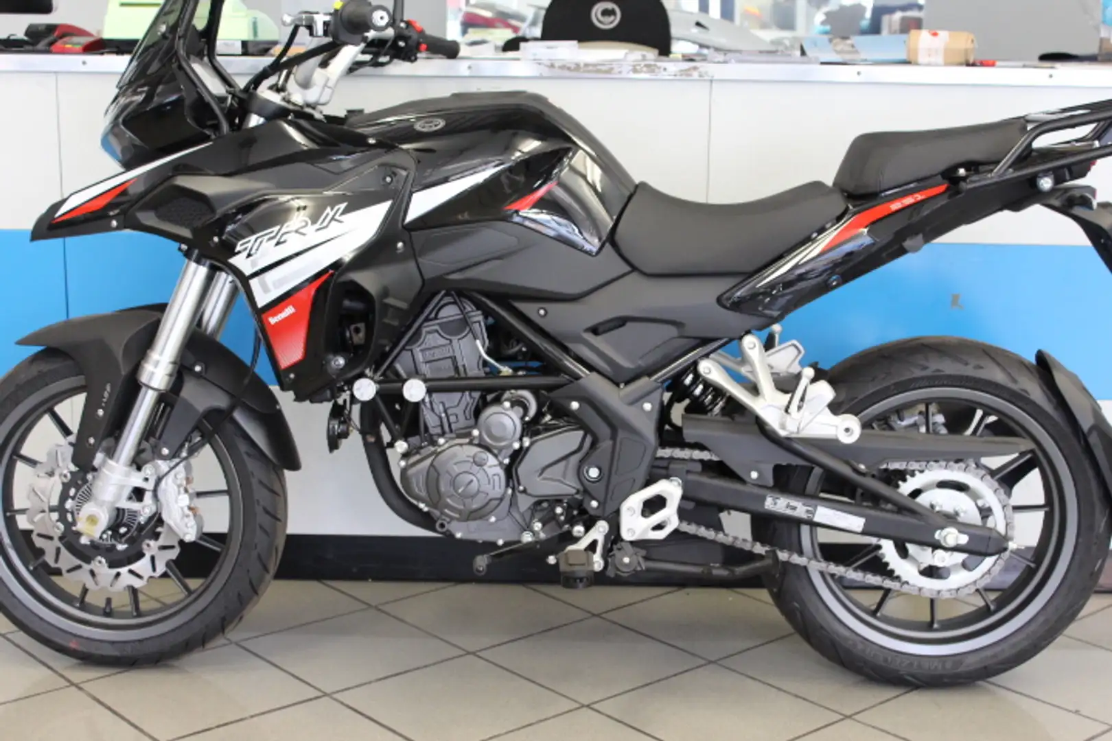 Benelli TRK 251 tua a 61 € al mese X 3anni o a tasso zero Czerwony - 2