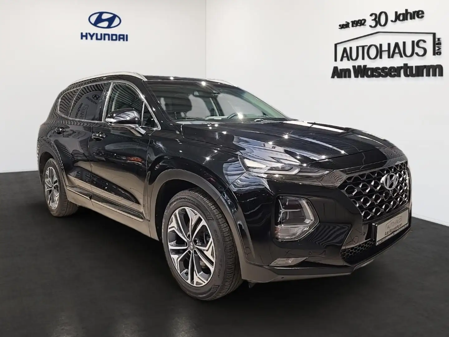 Hyundai SANTA FE 2.2 CRDi 4WD 8AT SEVEN Premium LEDER NAVI LED WKR Чёрный - 2