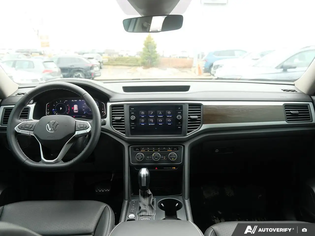 Volkswagen Atlas снимка Volkswagen Atlas
