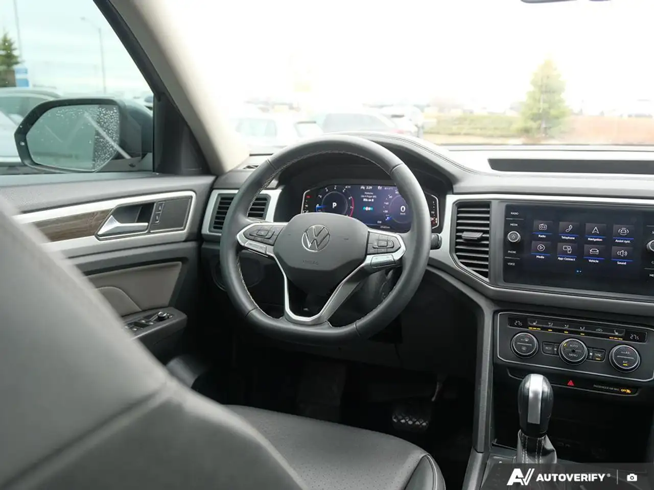 Volkswagen Atlas снимка Volkswagen Atlas