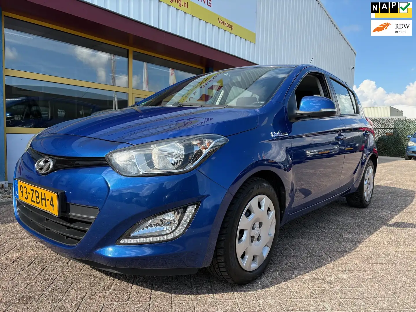 Hyundai i20 1.2i i-AIRCO APK T/M 3-7-2026 Blauw - 1