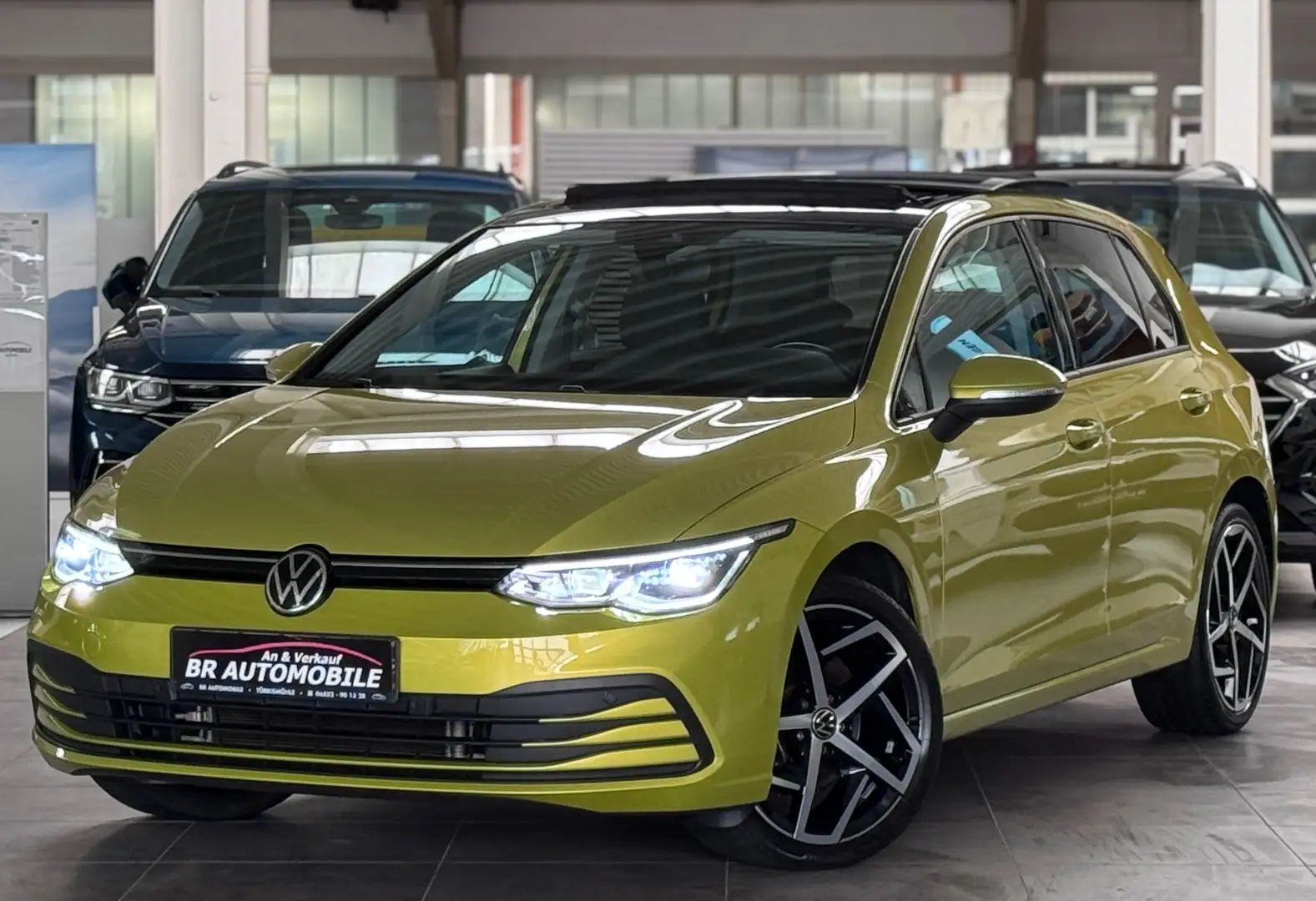 Volkswagen Golf Life*IQ-Light*Panorama*Standheizung*Massage*18Zoll Beige - 1