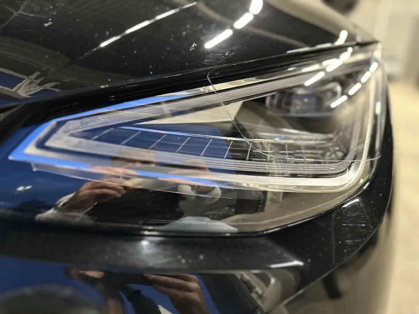SEAT Arona 1,0TSI DSG FR 18´´ AHK Alcant. Full LED Schwarz - 2