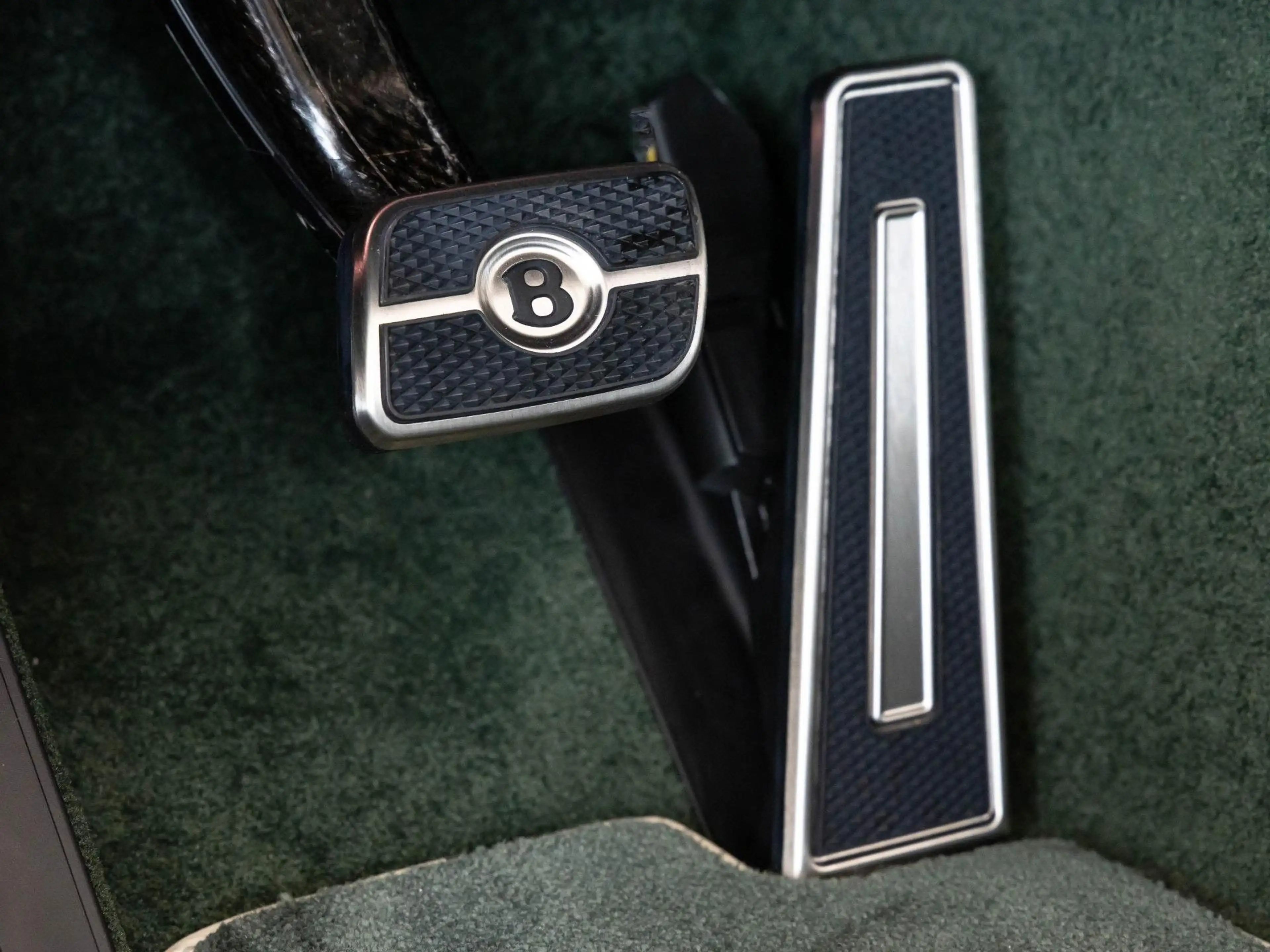Bentley Continental GTC — photo 13