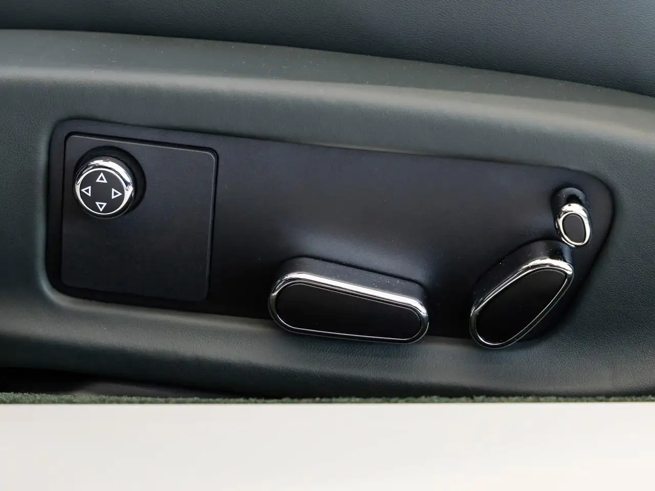 Bentley Continental 2026 — фото 12