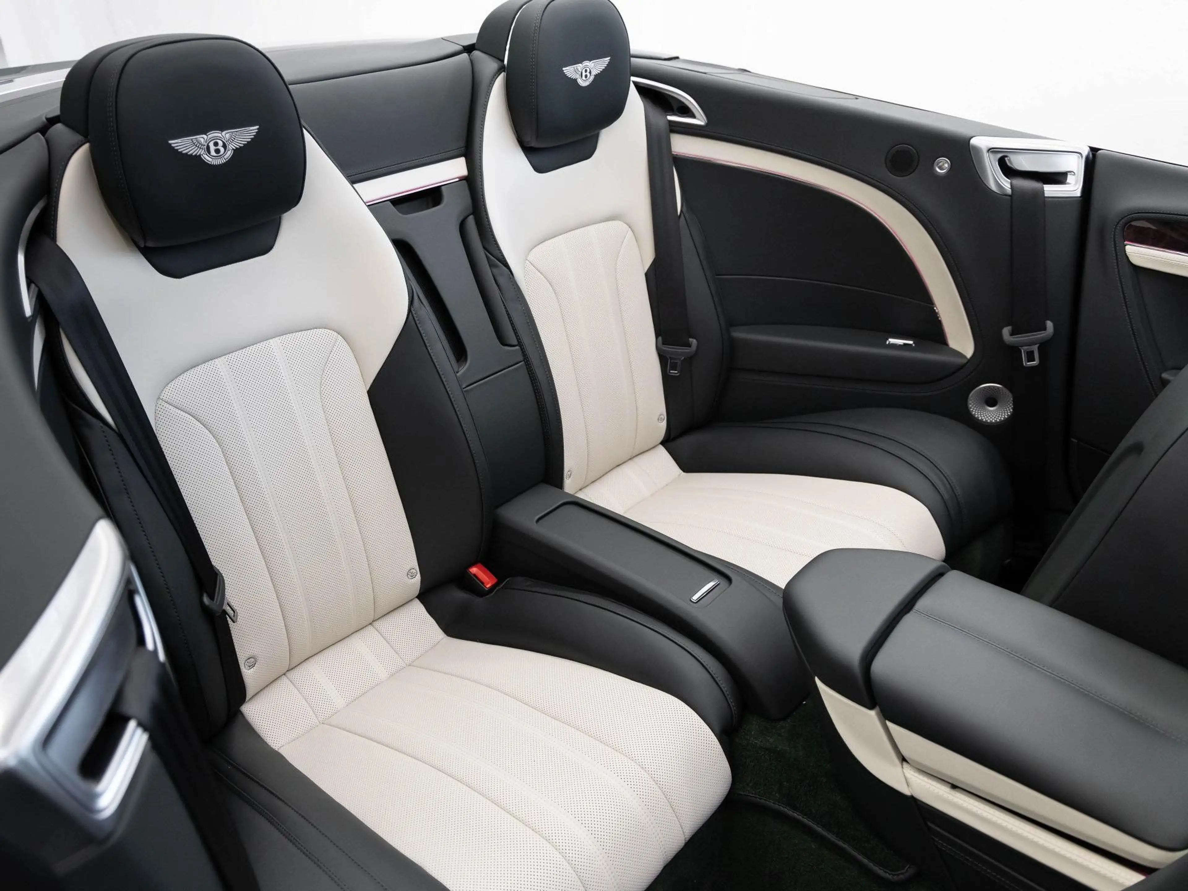 Bentley Continental GTC — photo 9