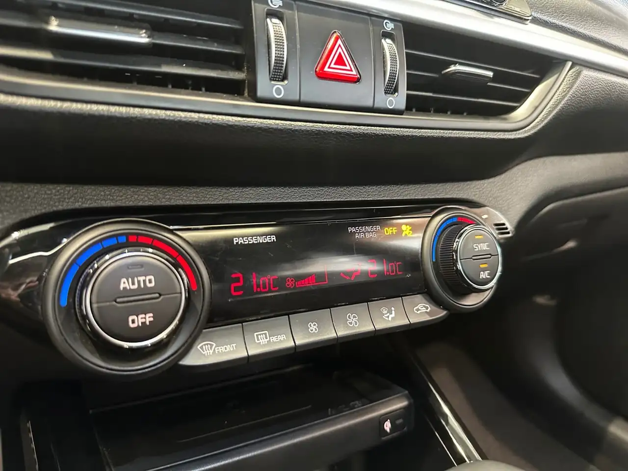 Kia Forte снимка Kia Forte