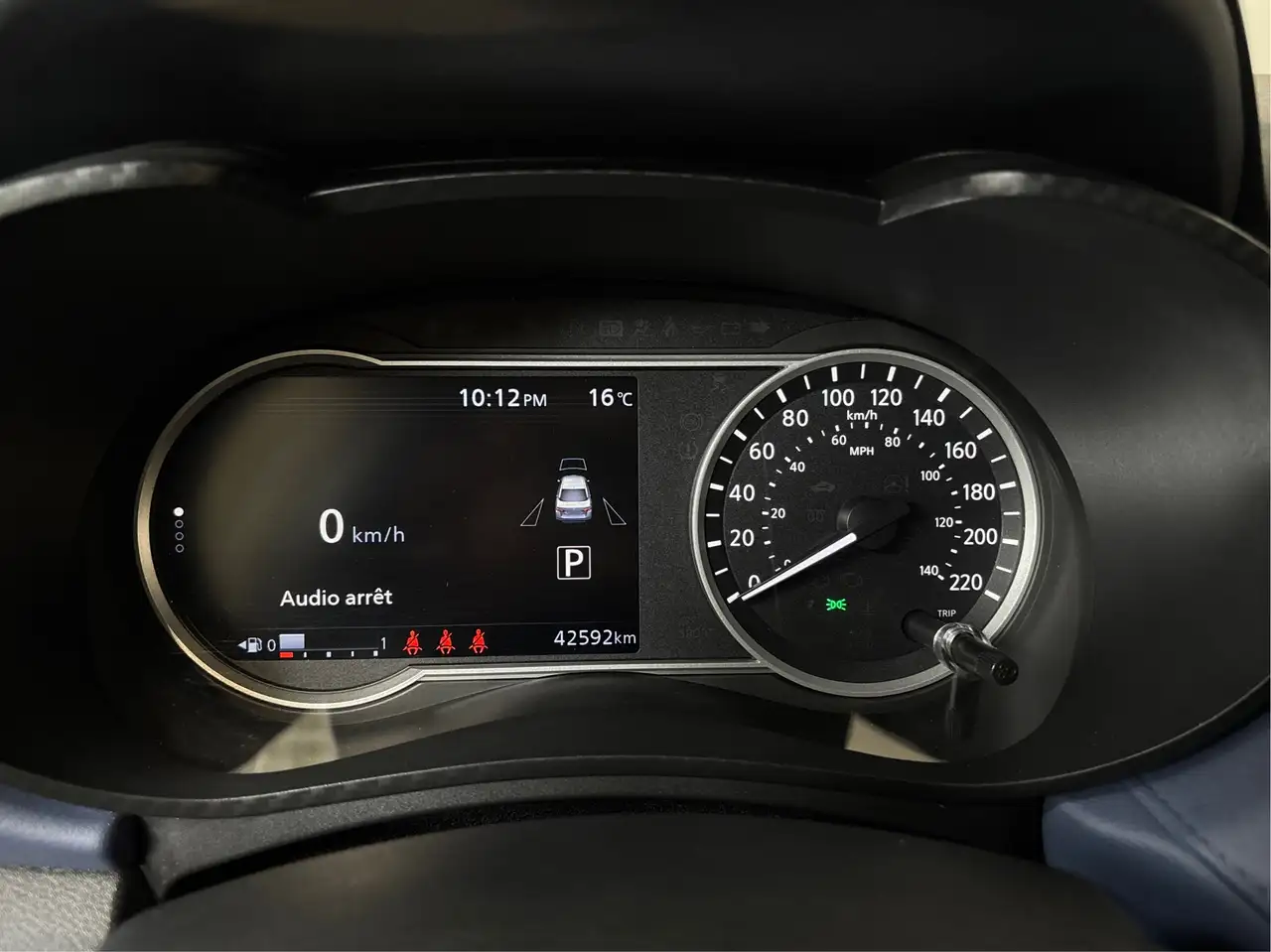 Nissan Versa снимка Nissan Versa