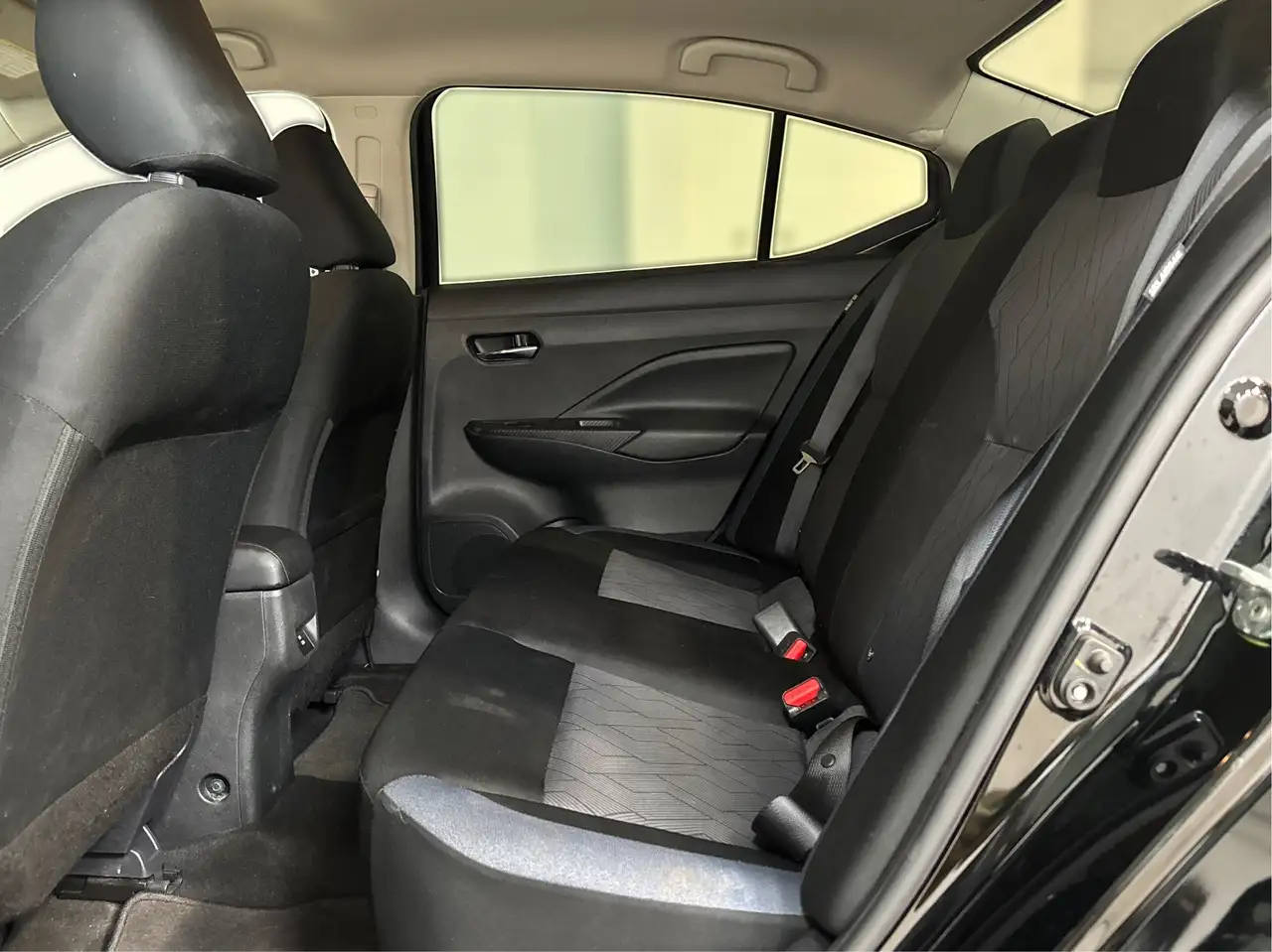 Nissan Versa снимка Nissan Versa
