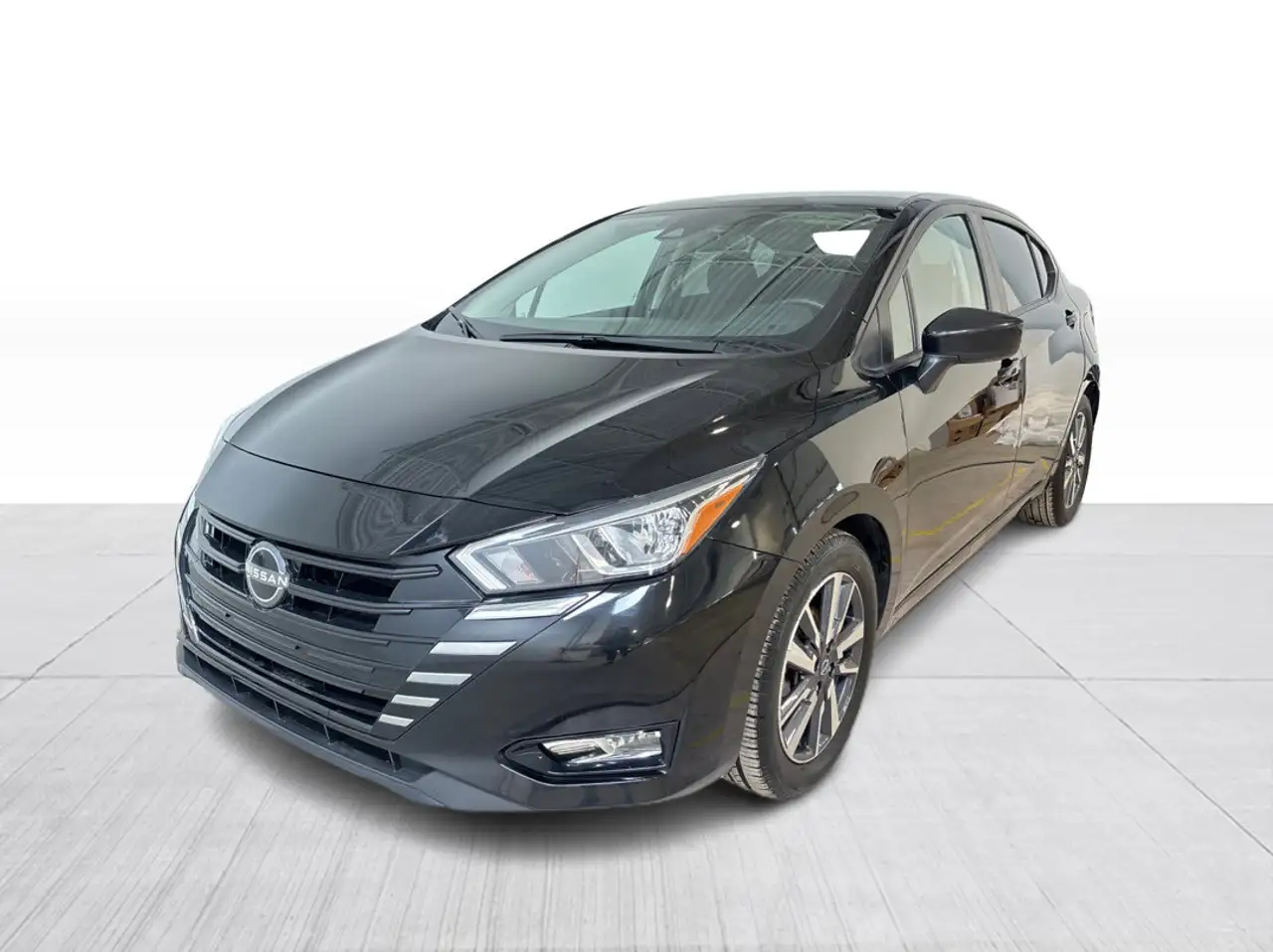 Nissan Versa снимка Nissan Versa