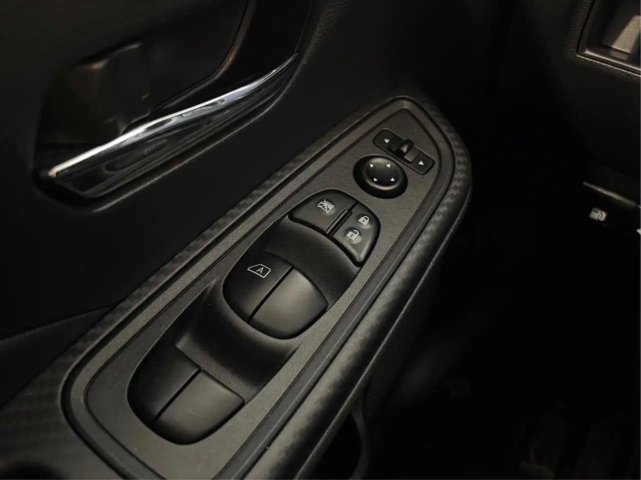 Nissan Versa снимка Nissan Versa