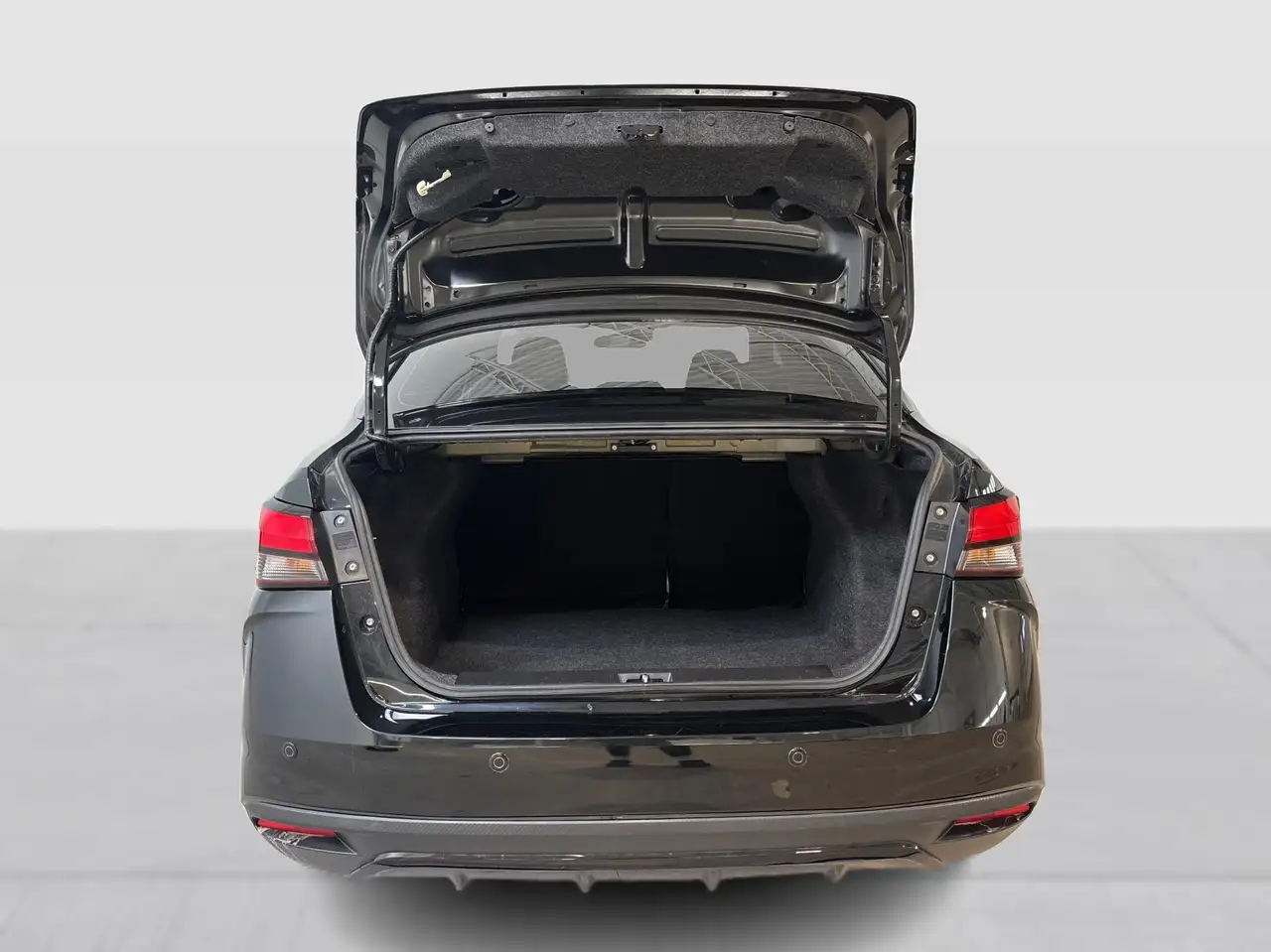 Nissan Versa снимка Nissan Versa