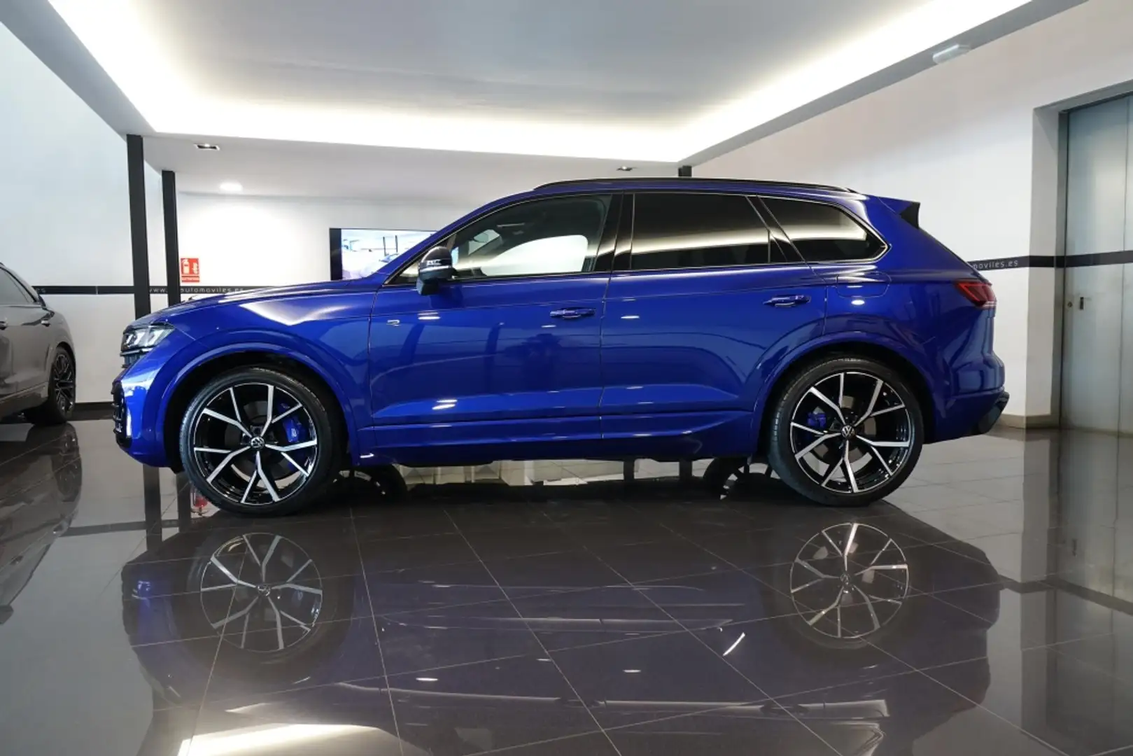 Volkswagen Touareg 3.0TSI V6 R 4Motion Tiptronic Azul - 2