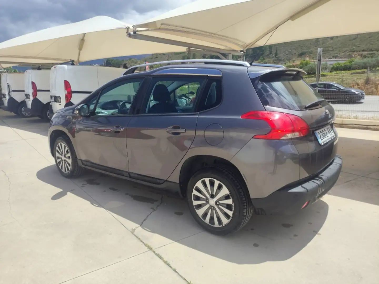 Peugeot 2008 1.6 e-HDI Active CMP Marrón - 2
