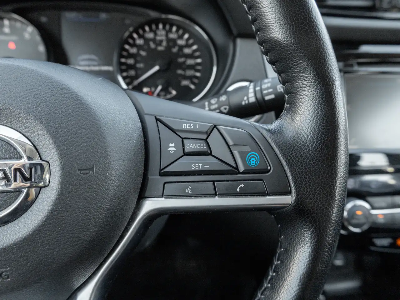 Nissan Qashqai снимка Nissan Qashqai