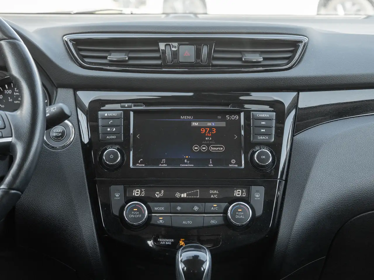 Nissan Qashqai снимка Nissan Qashqai