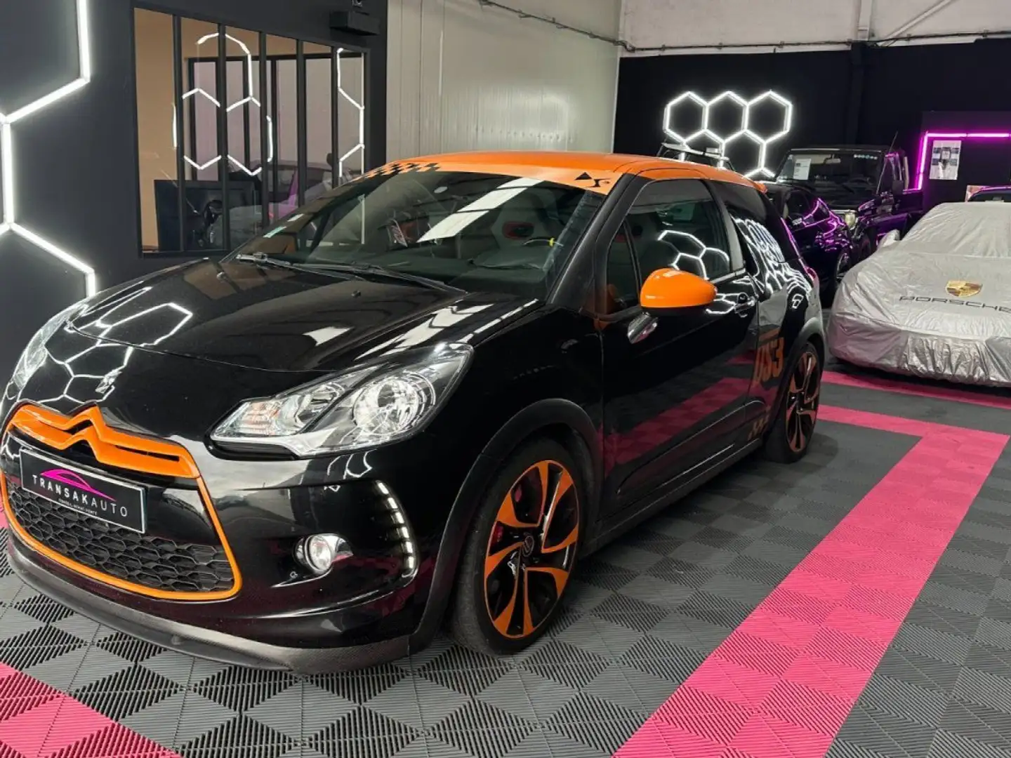 Citroen DS3 Racing 207 ch GPS Radar avant et arrière Černá - 2