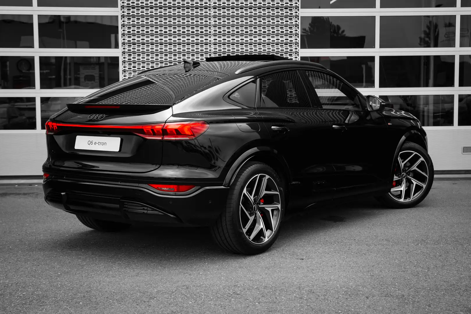 Audi Q6 Sportback e-tron S edition | Adaptive cruise contr Zwart - 2