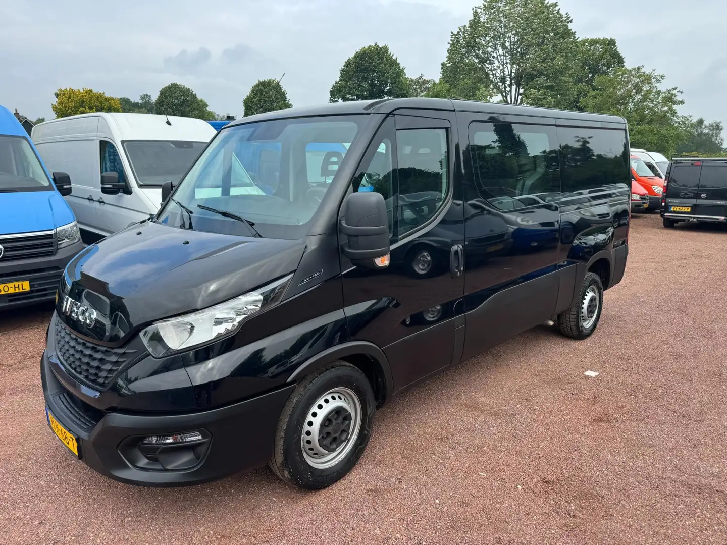 Iveco Daily 35S16V 2.3 L2H1 DC Dubbel Cabine Multi / Crewcab Noir - 1