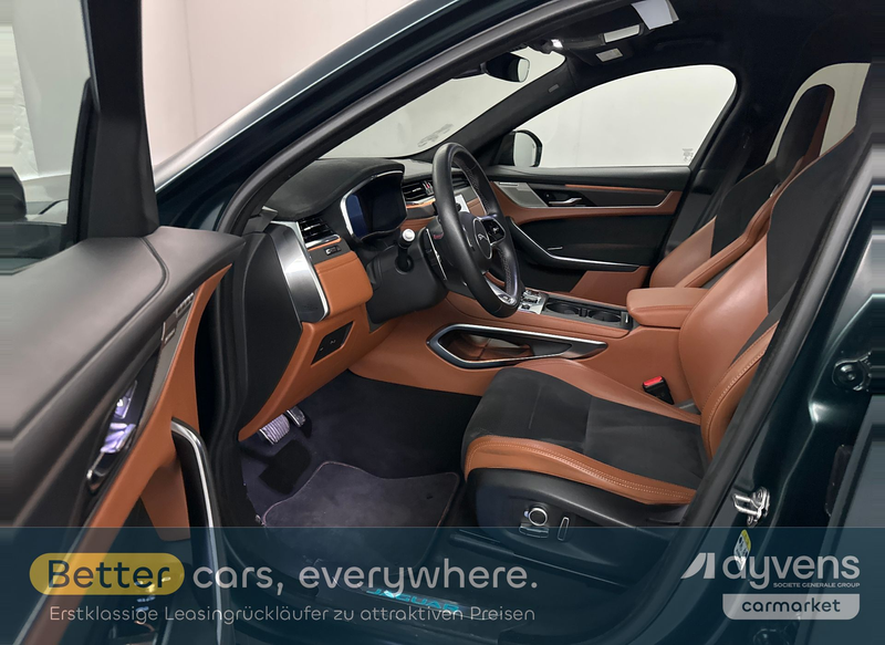 Jaguar F-Pace P550 AWD — photo 6