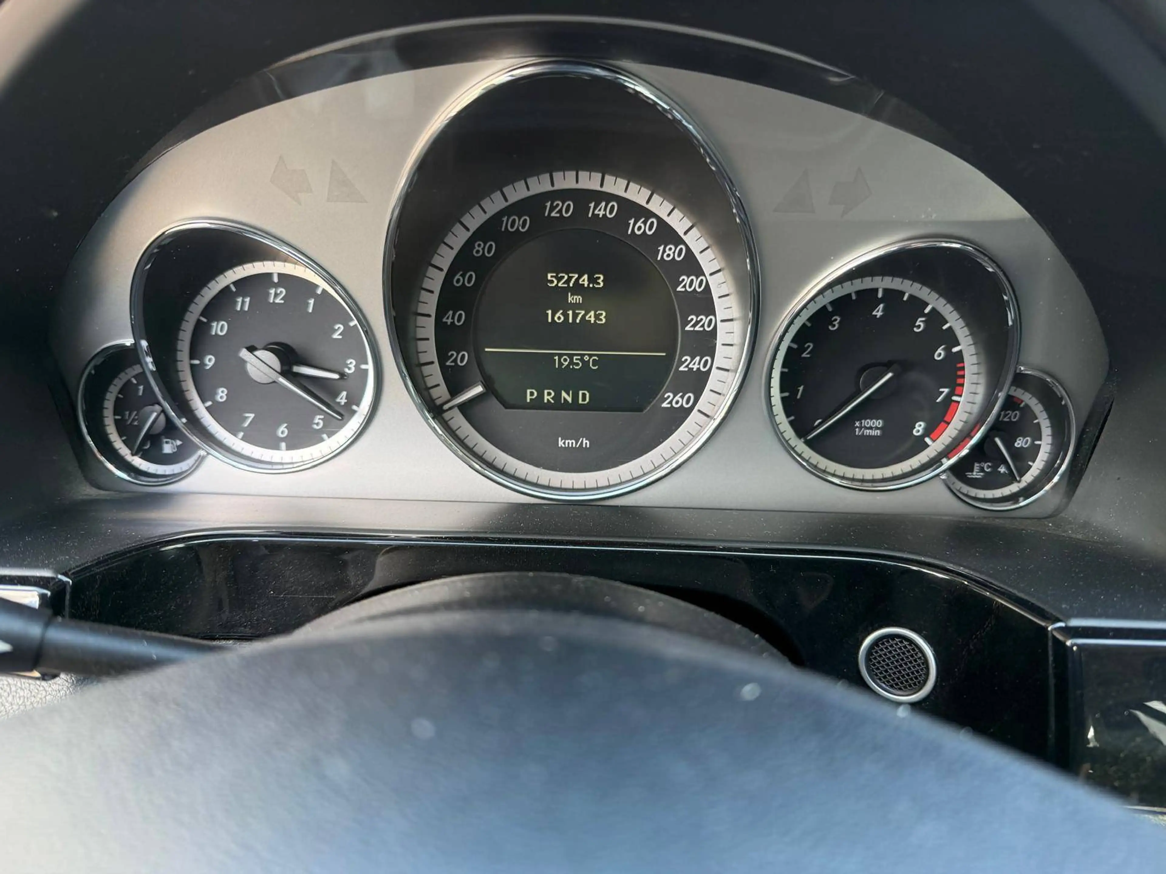 Mercedes-Benz E 200 E 200 CGI BlueEfficiency (212.248) — photo 14