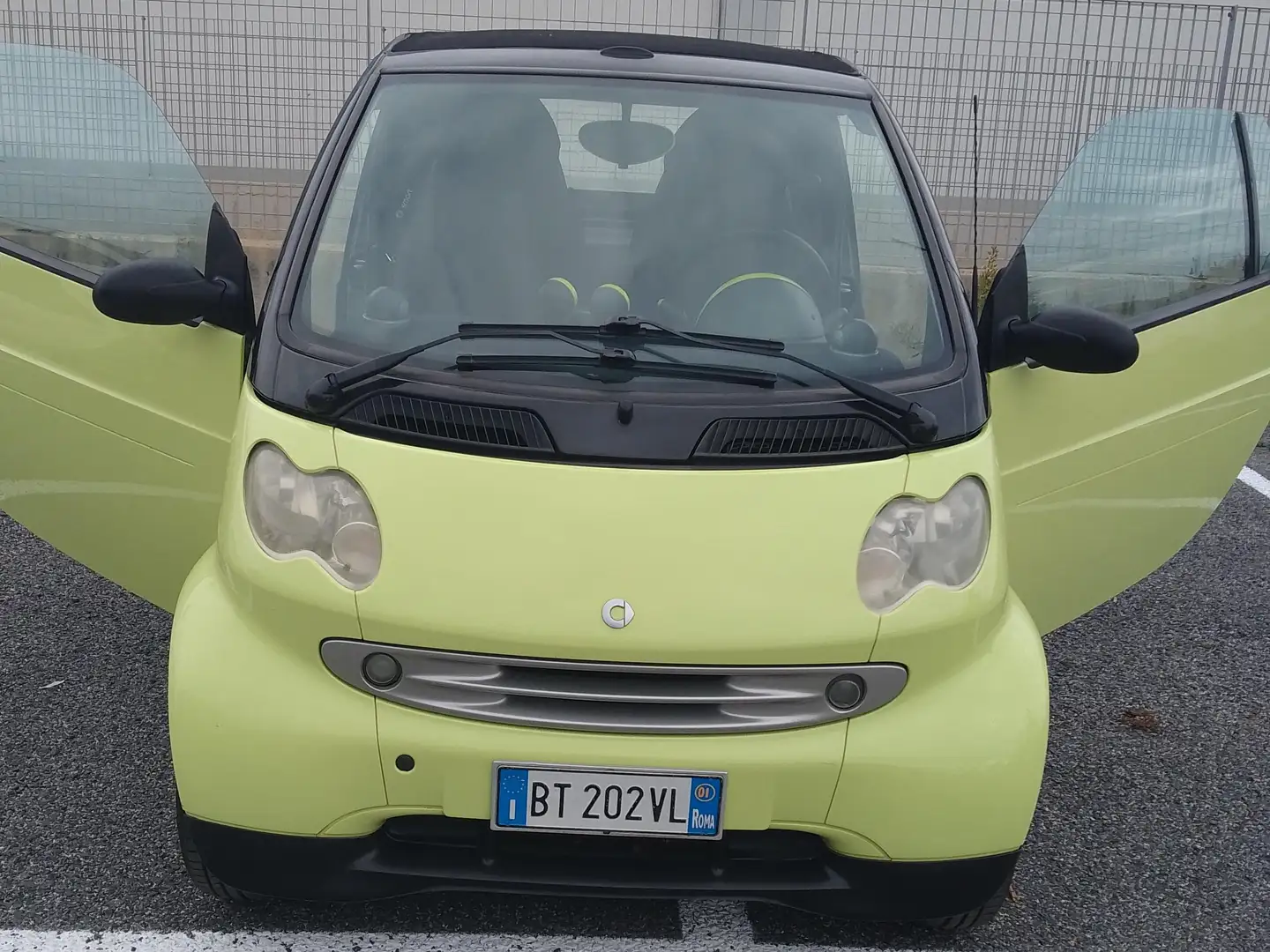 smart forTwo Micro Compact Car Smart žuta - 1