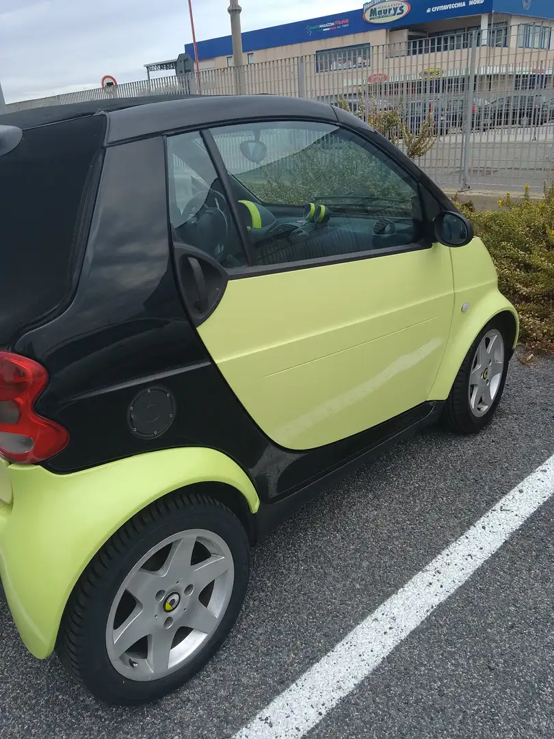 smart forTwo Micro Compact Car Smart žuta - 2