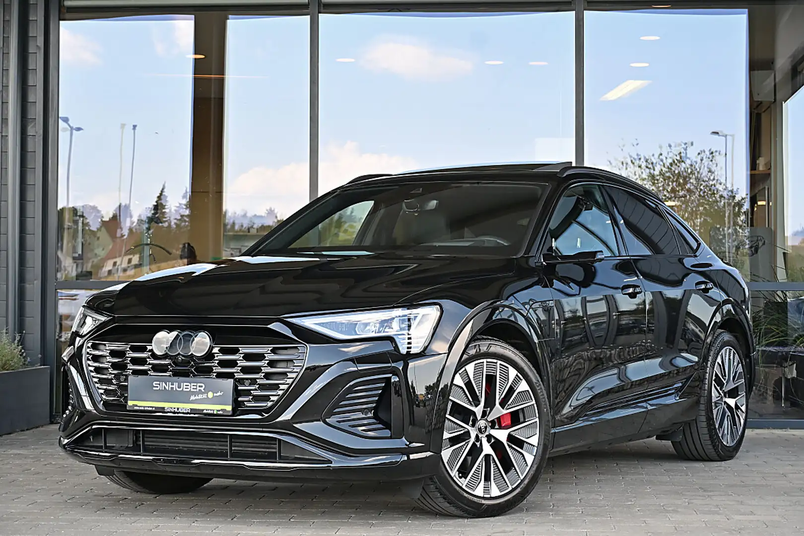 Audi Q8 e-tron Q8 Sportback 55 e-tron quattro 106kWh S Line NP... Schwarz - 1