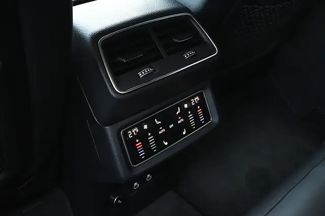 Audi Q8 e-tron Q8 Sportback 55 e-tron quattro 106kWh S Line NP... Ansicht 22