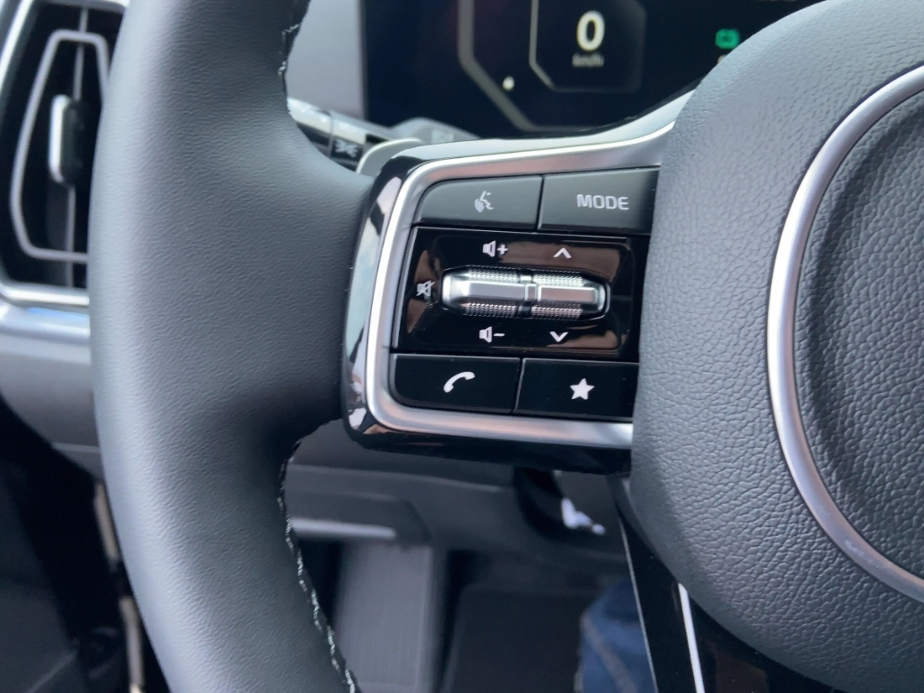 Kia Sorento Platinum PHEV 1.6T AWD Nappa Premium Glasd. — photo 23