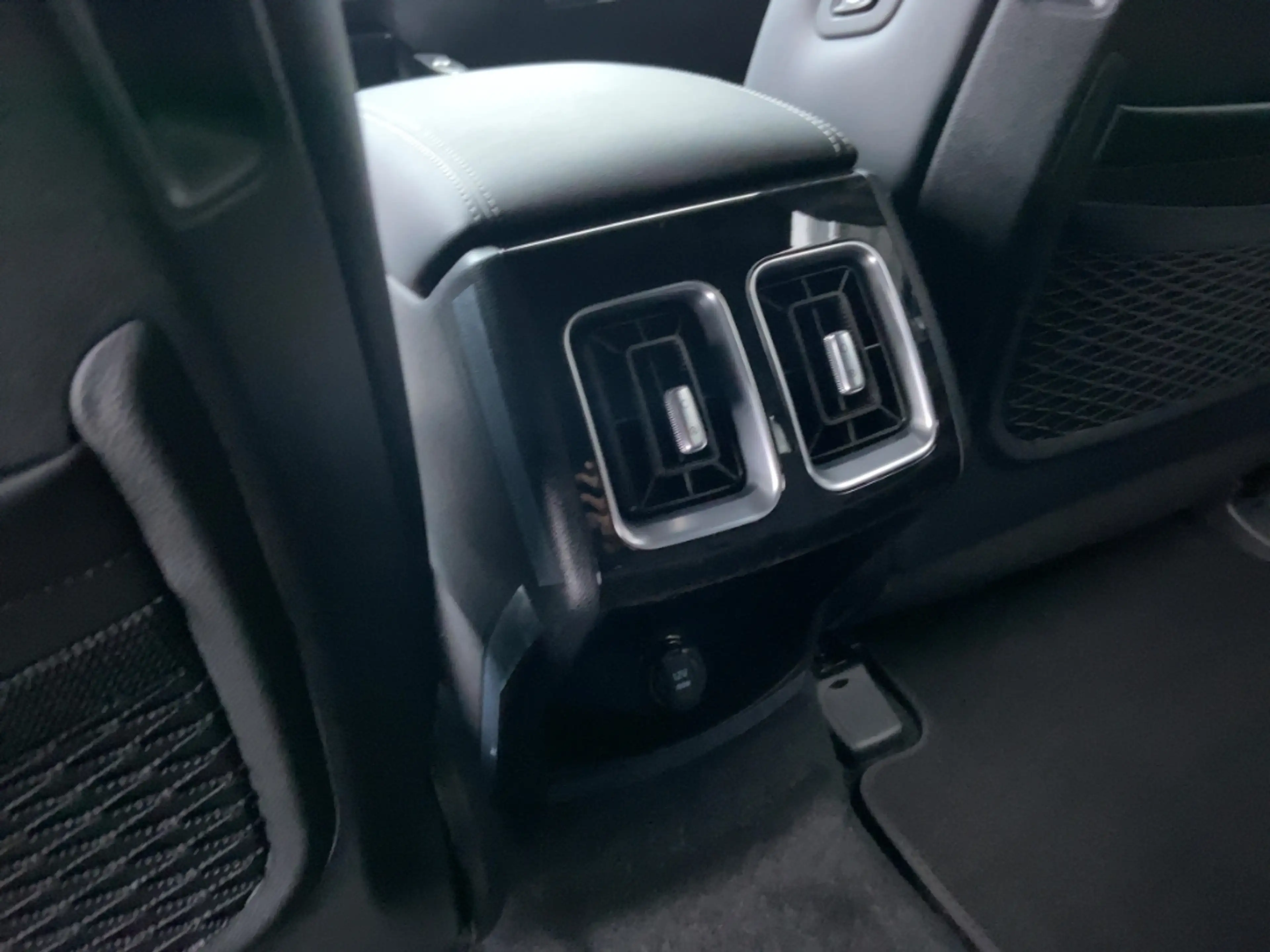 Kia Sorento Platinum PHEV 1.6T AWD Nappa Premium Glasd. — photo 28