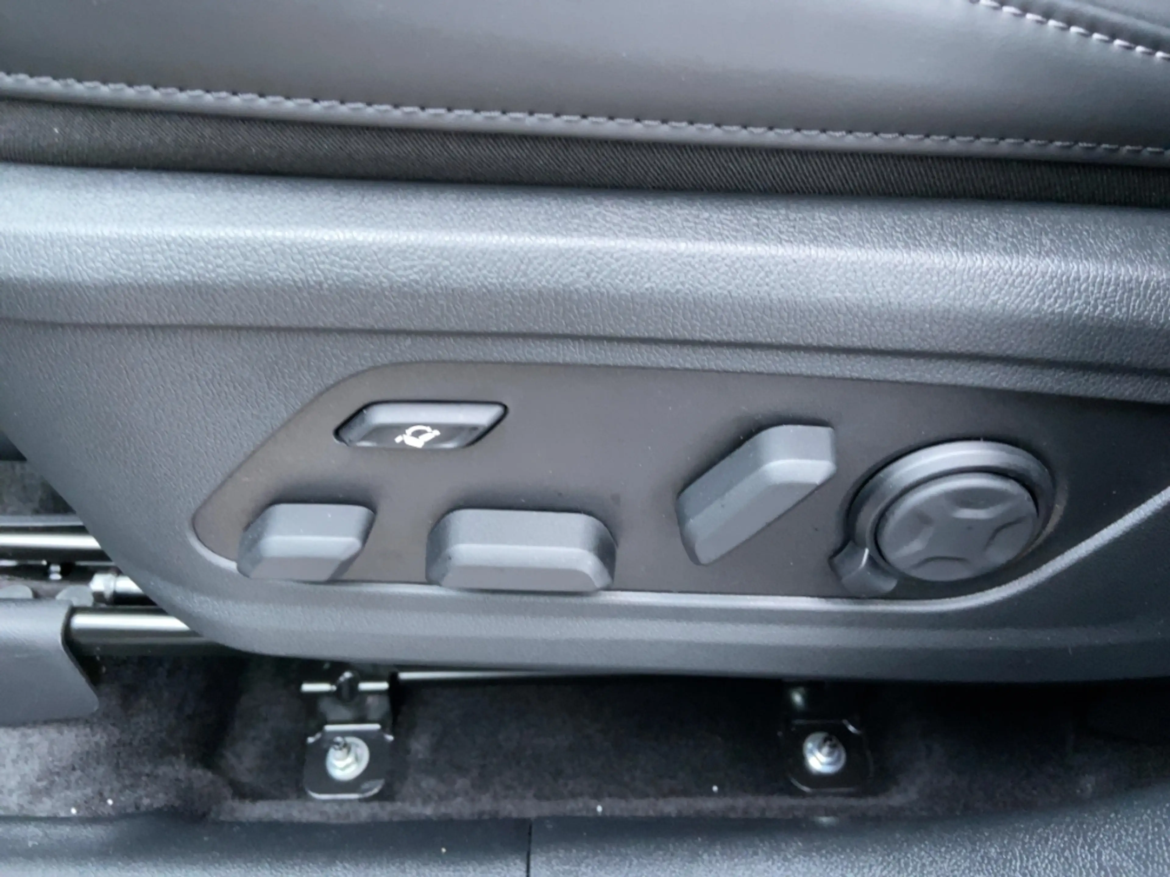 Kia Sorento Platinum PHEV 1.6T AWD Nappa Premium Glasd. — photo 25