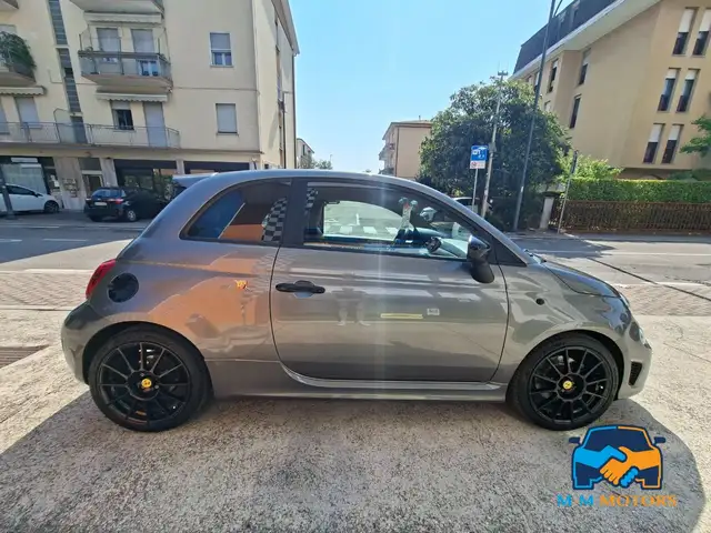 Abarth 595 view 5