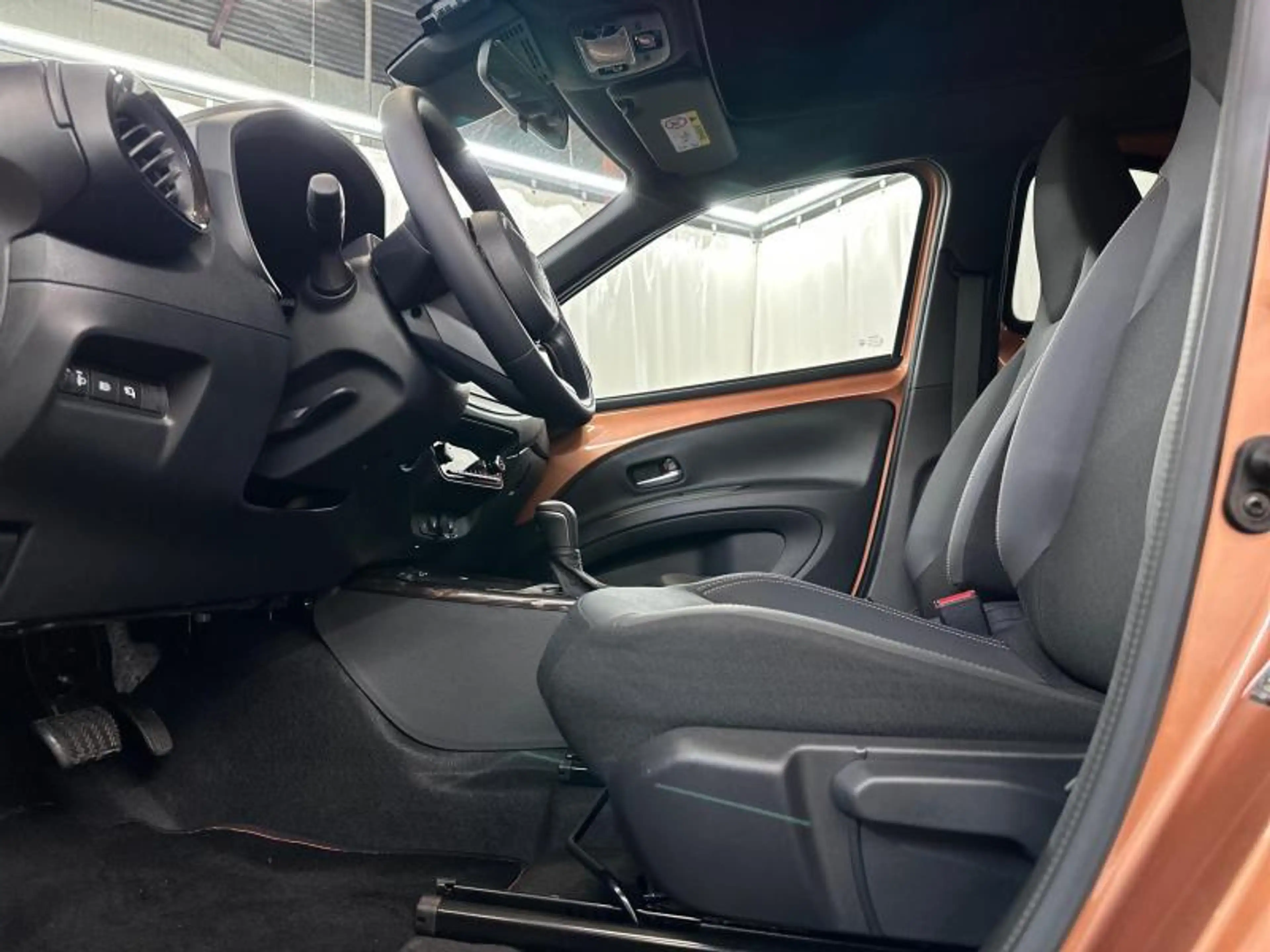 Toyota Aygo X HEV Envy Air — photo 17