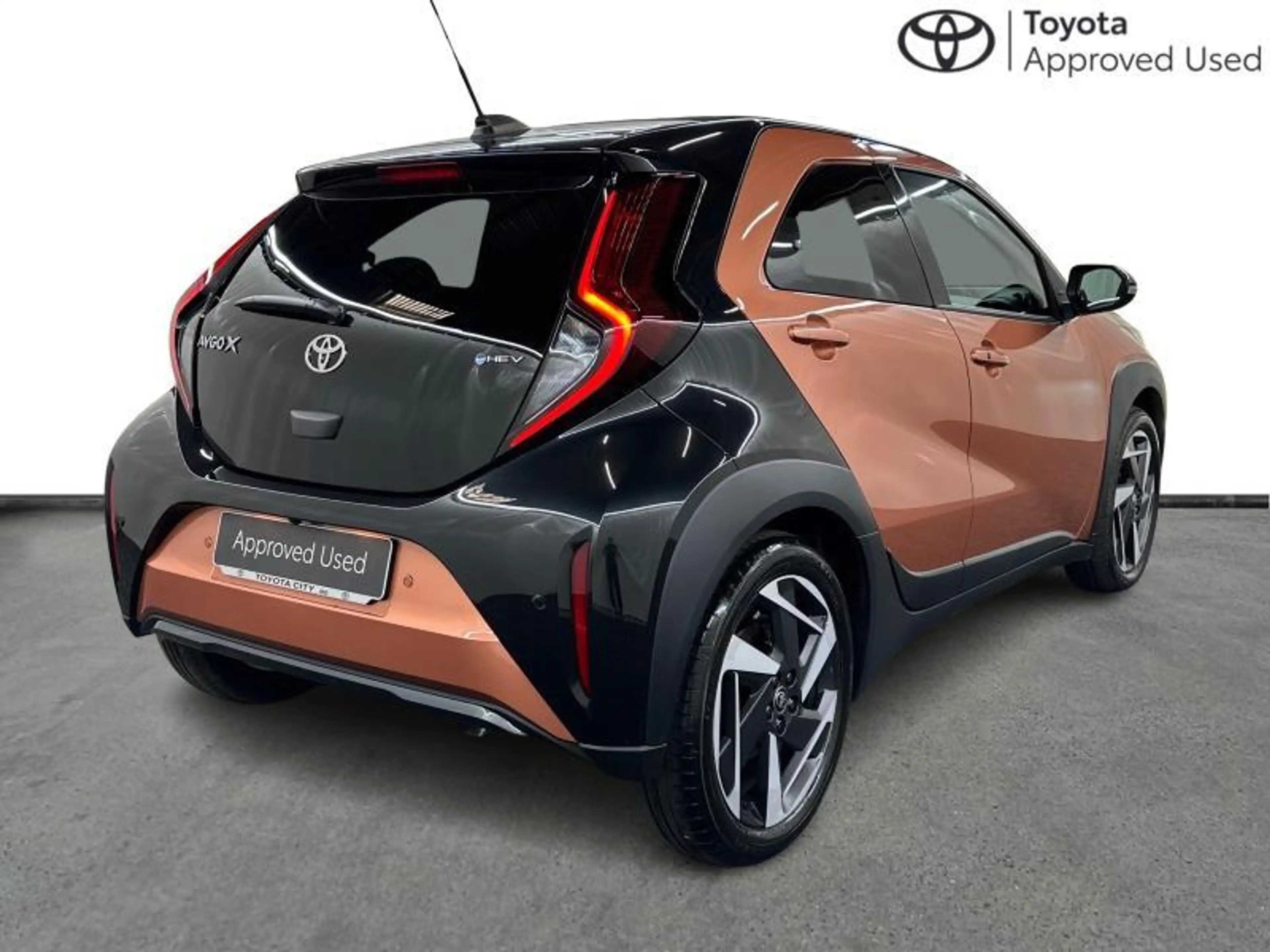 Toyota Aygo X HEV Envy Air — photo 15