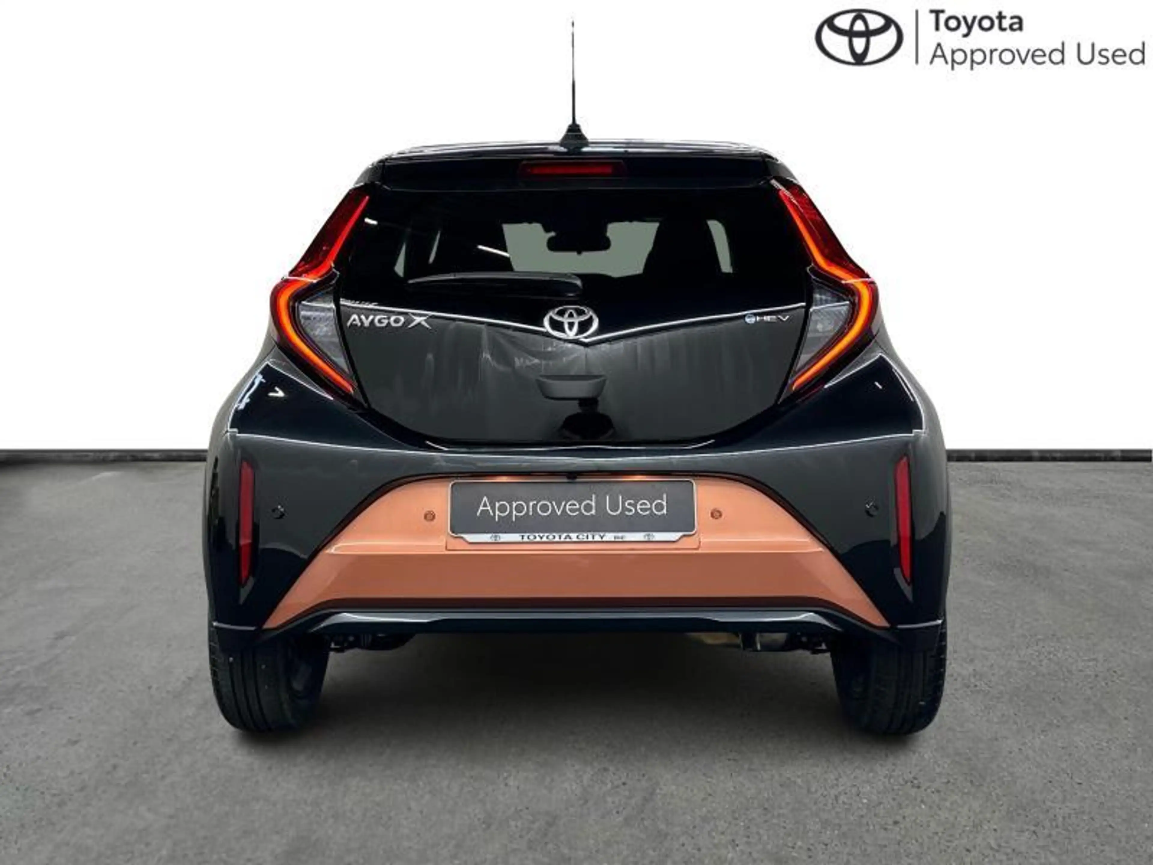 Toyota Aygo X HEV Envy Air — photo 4