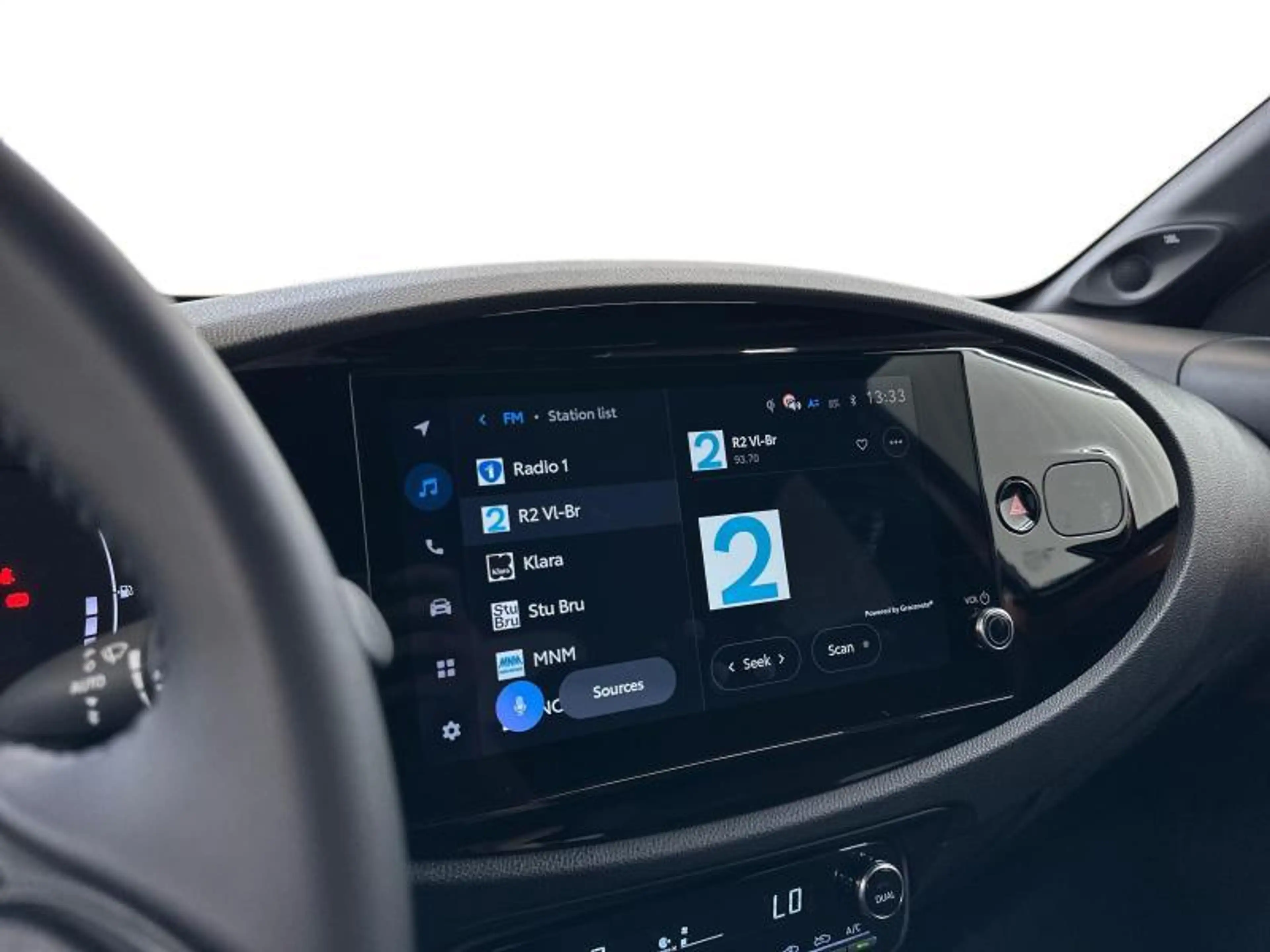 Toyota Aygo X HEV Envy Air — photo 11