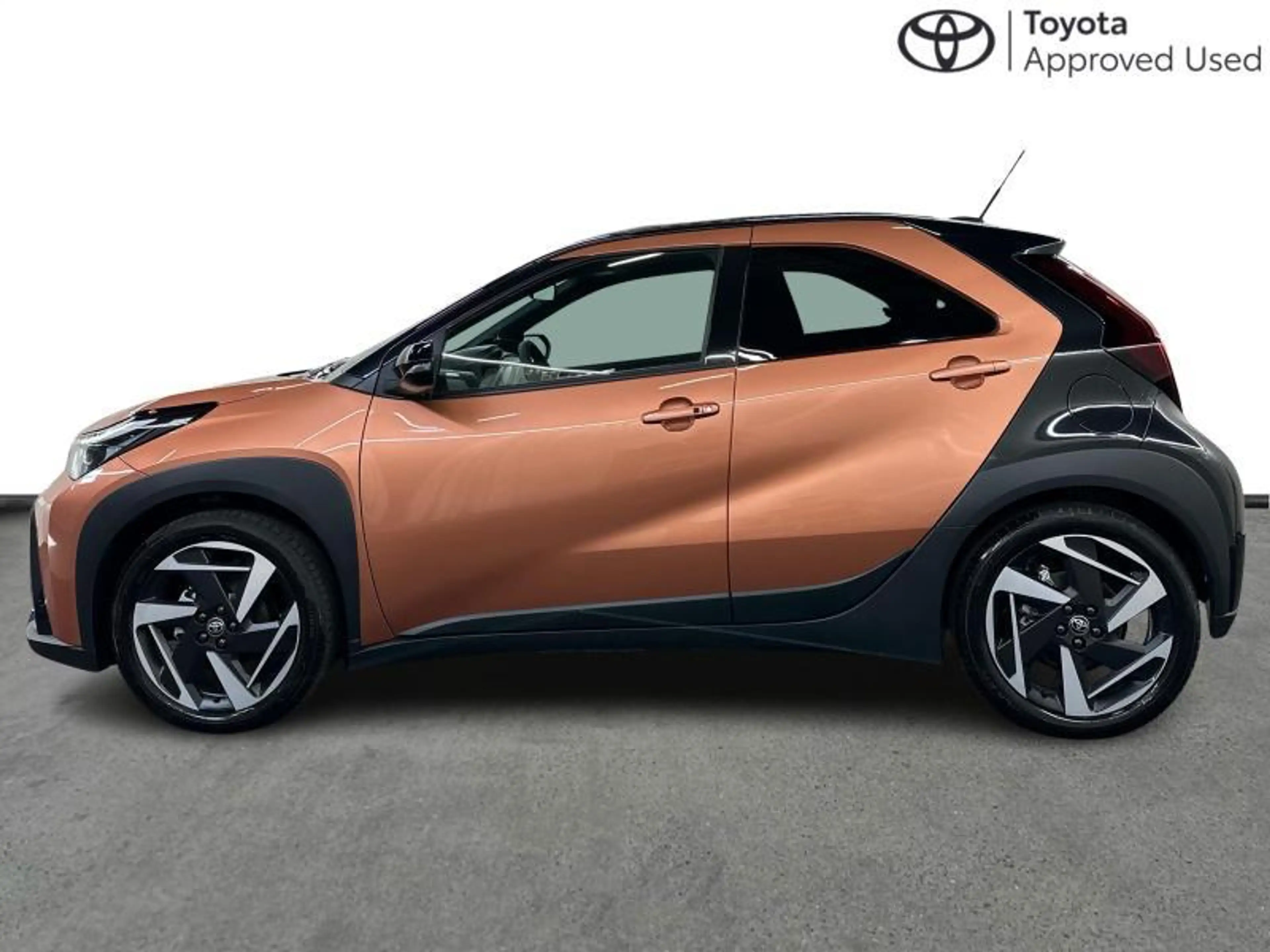 Toyota Aygo X HEV Envy Air — photo 3