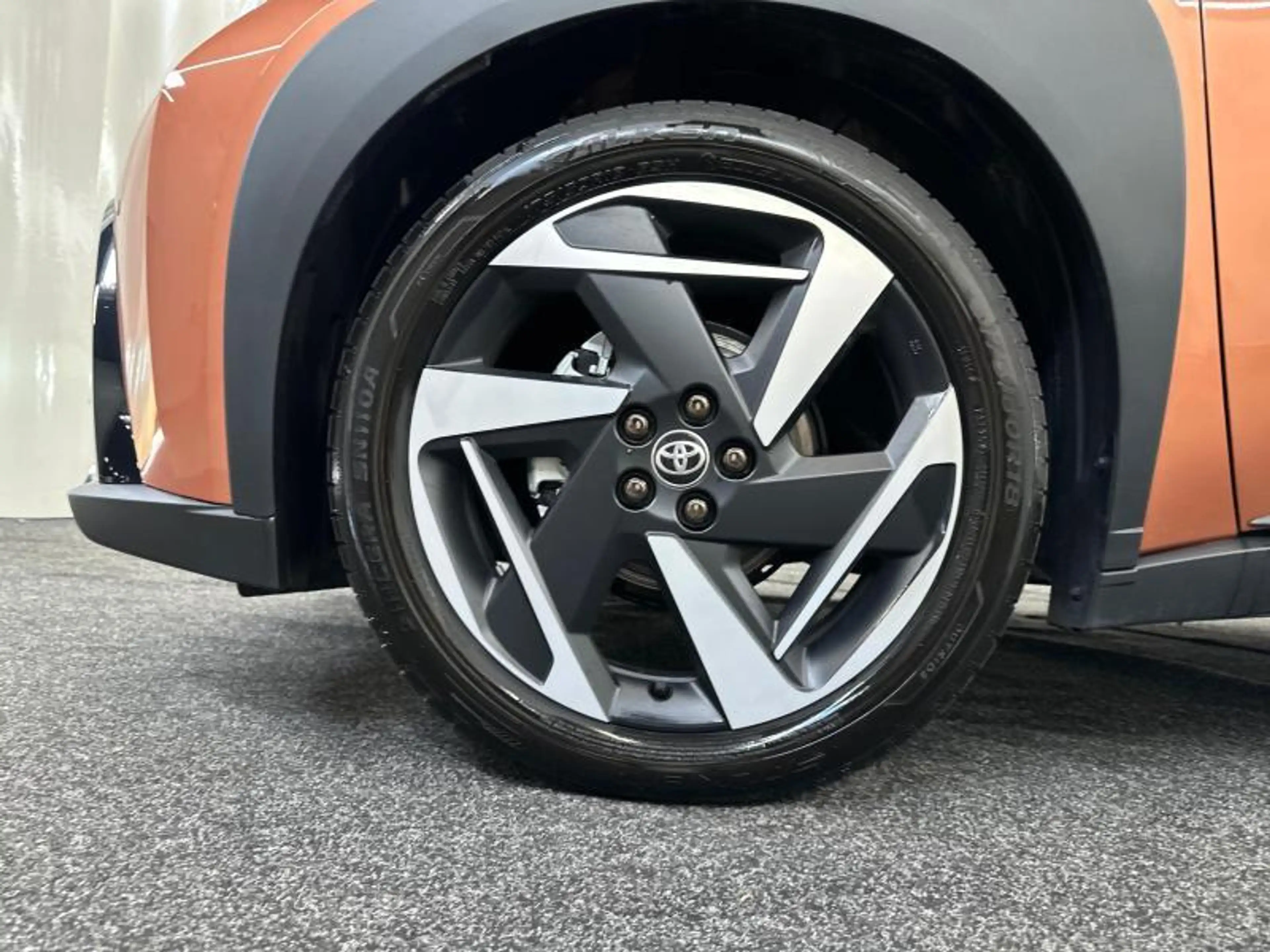Toyota Aygo X HEV Envy Air — photo 13