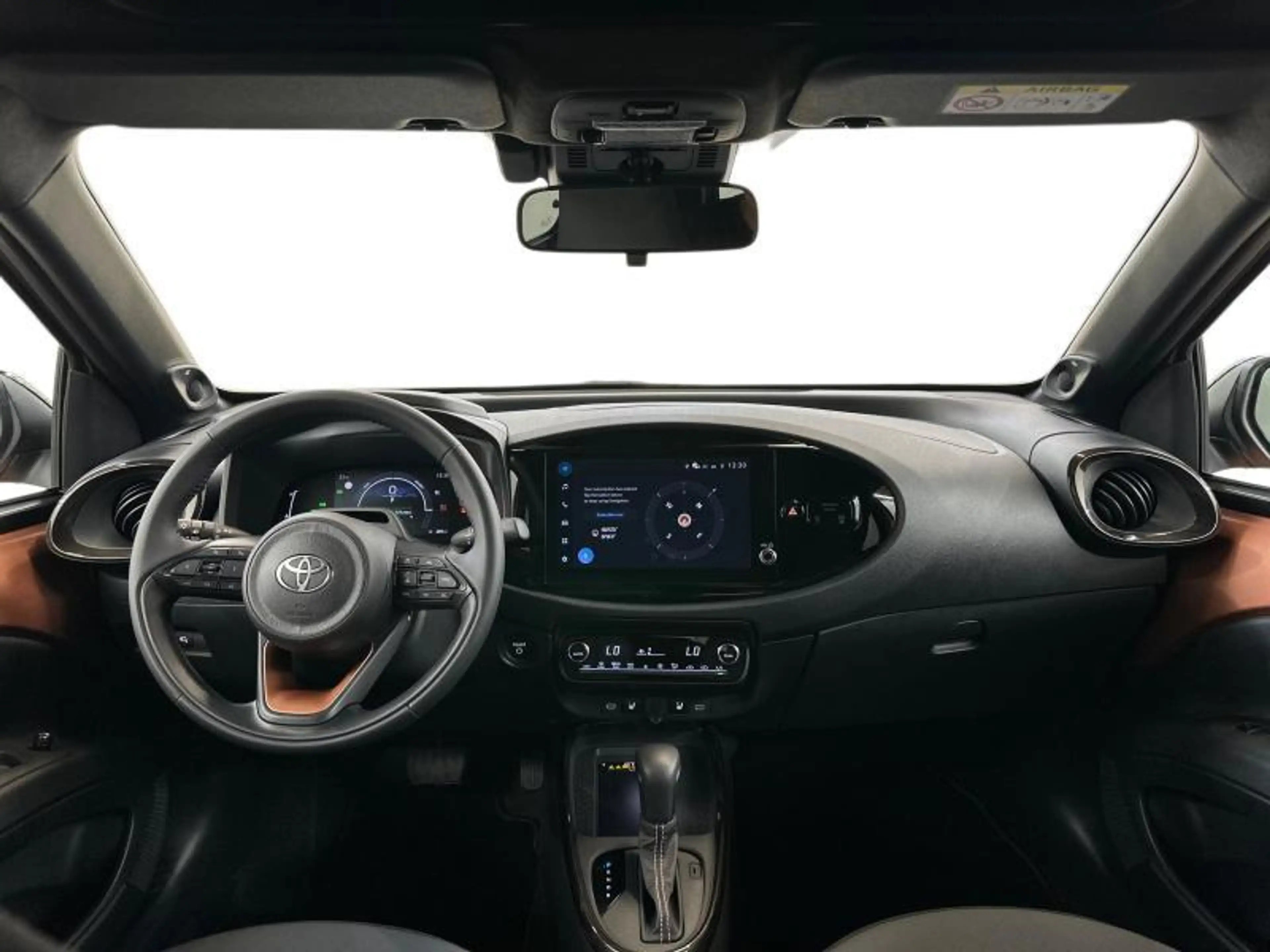 Toyota Aygo X HEV Envy Air — photo 7
