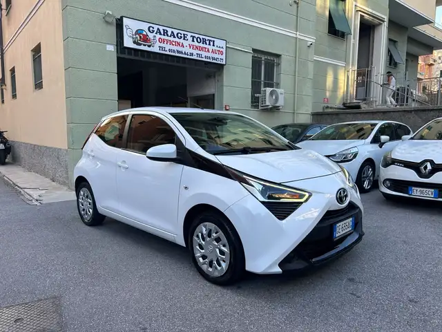 Toyota Aygo Aygo Connect 1.0 VVT-i 72 CV 5 porte x-play MMT GA