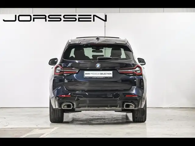 BMW X3 view 4