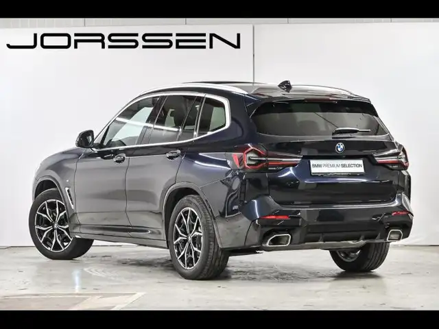 BMW X3 view 5
